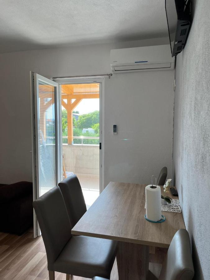Apartmani Mia ดราเก ภายนอก รูปภาพ