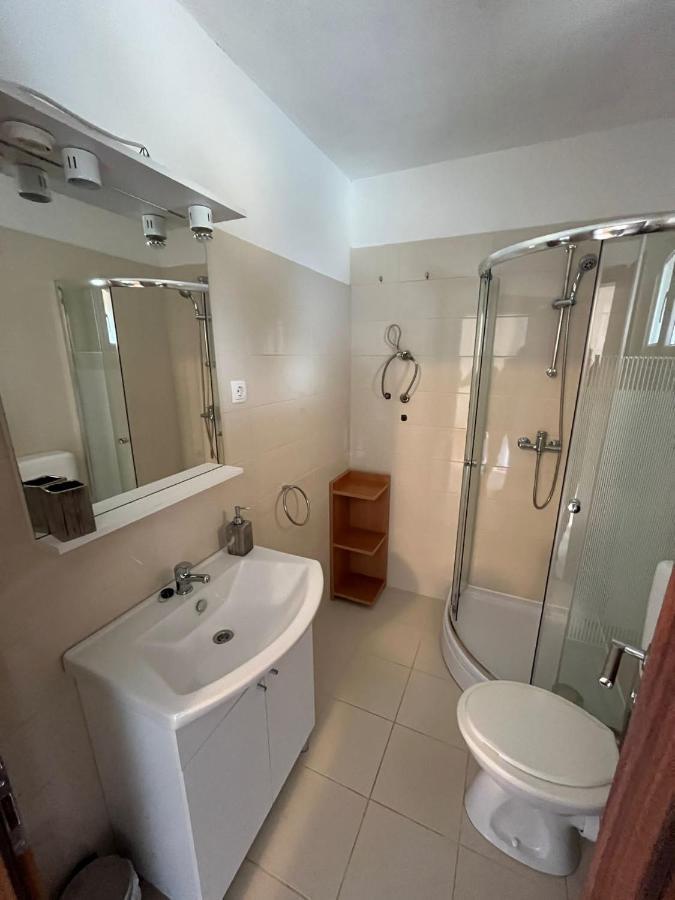 Apartmani Mia ดราเก ภายนอก รูปภาพ
