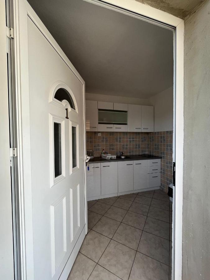 Apartmani Mia ดราเก ภายนอก รูปภาพ