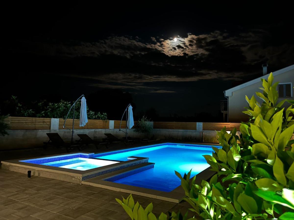 Apartmani Mia ดราเก ภายนอก รูปภาพ